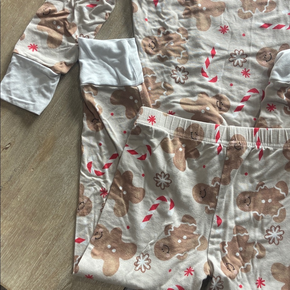 Bums & Roses Pajama Set - Picture 4 of 4